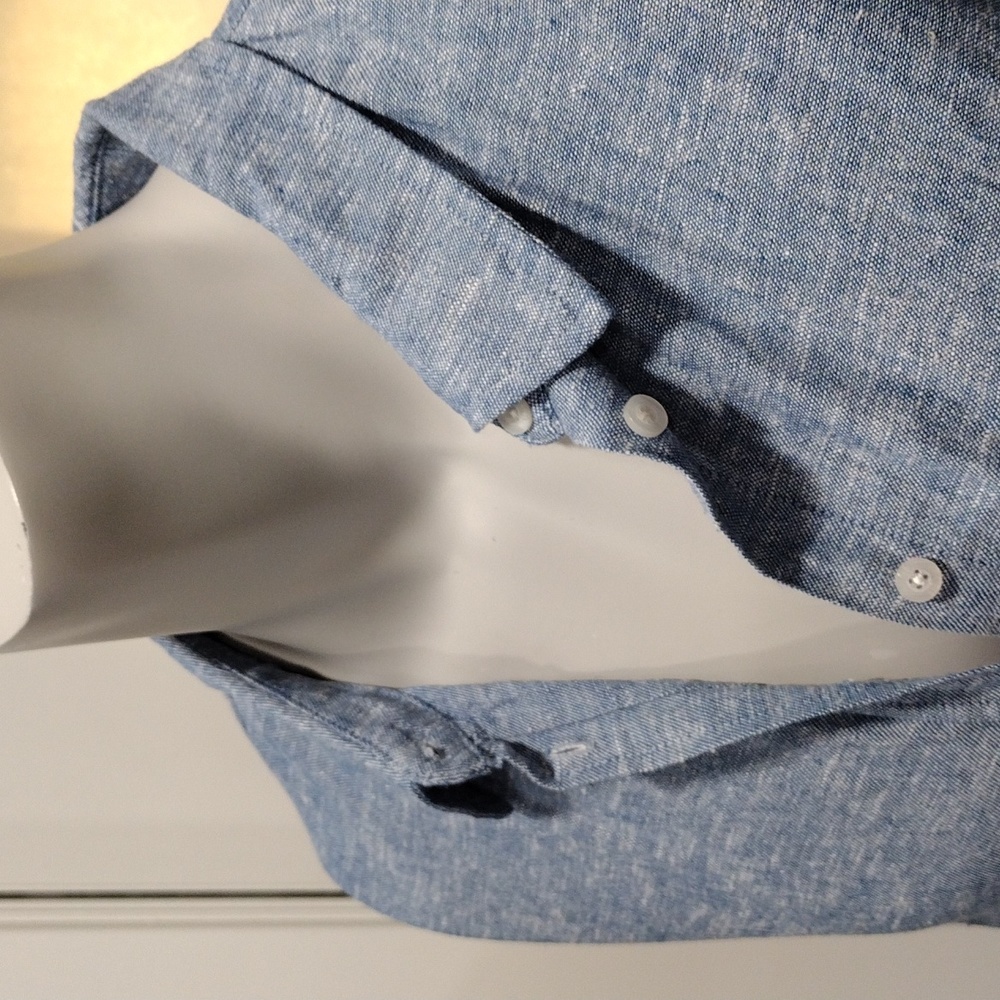 GAP mens blue linen/rayon long sleeve shirt. Mint condition. XXL